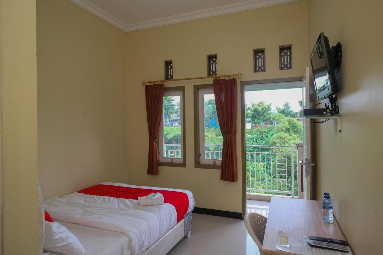 ホテル Reddoorz Syariah Near Taman Rekreasi Kalianget Wonosobo エクステリア 写真